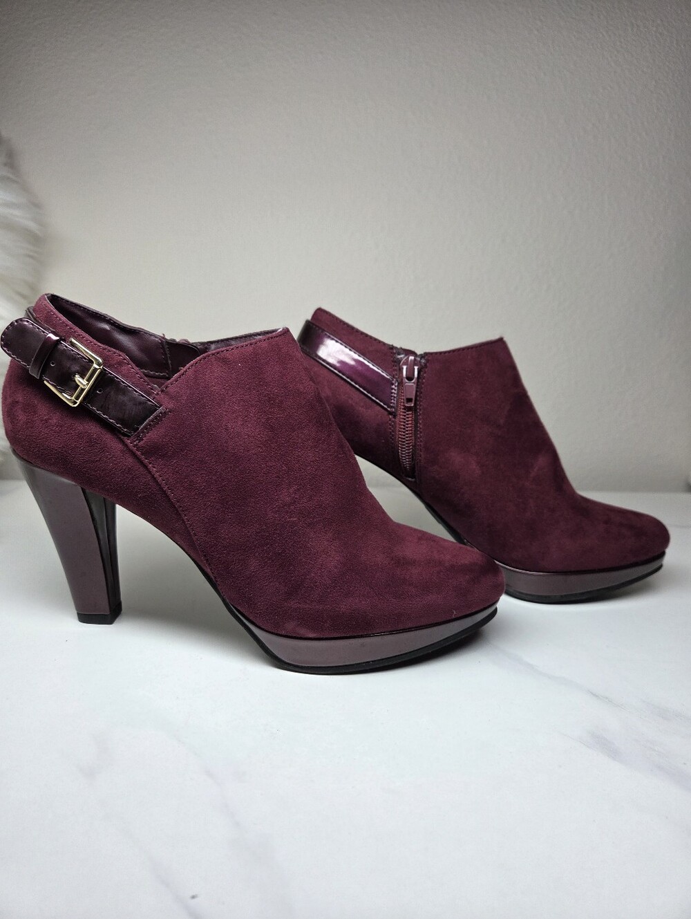 East 5th Esme Burgundy Faux Suede Platform Ankle Booties Memory Foam Size 6 NWOB